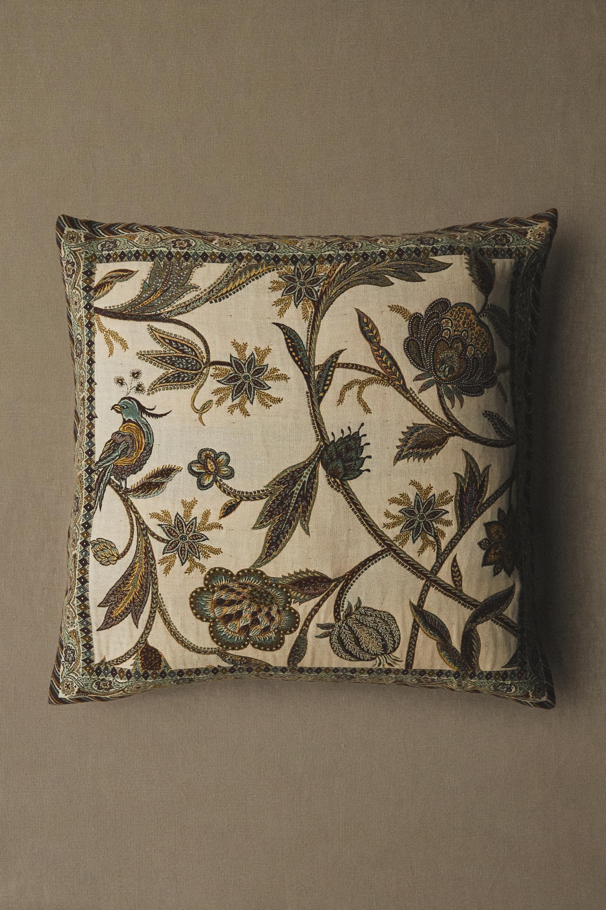 JACQUARD THROW PILLOW COVER